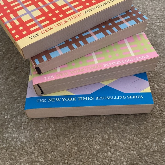 *SALE* The Clique book series - Picture 2 of 7